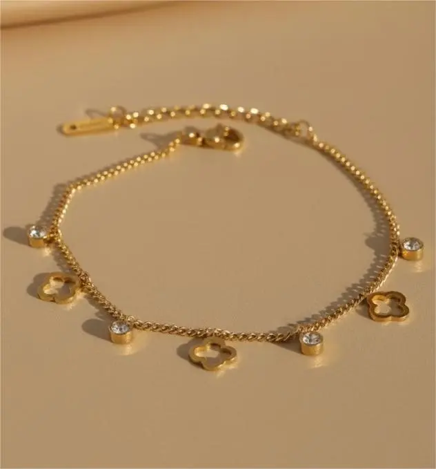 clove and diamond.webp