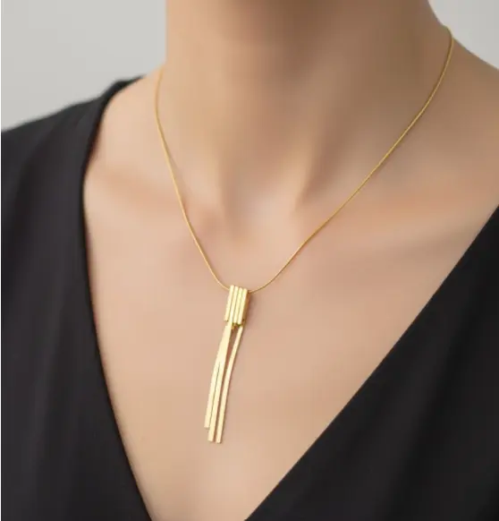 Chain With Tessel Pendant