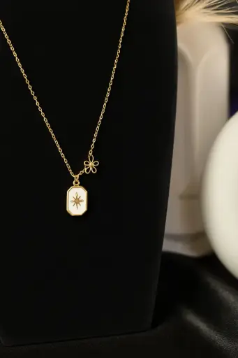 Zirconia Star Pendant With Flower